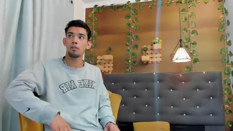 Snapshot of prince_arthur77 chatting on January 31, 2025, 12:40 pm prince_arthur77 online show from January 31, 2025, 12:40 pm