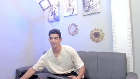 Snapshot of prince_arthur77 chatting on March 12, 2025, 3:40 pm prince_arthur77 online show from March 12, 2025, 3:40 pm