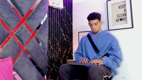 prince_arthur77 online show from May 19, 2026, 1:17 pm