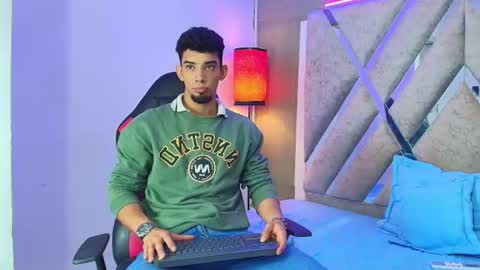 prince_arthur77 online show from June 10, 2026, 1:21 pm