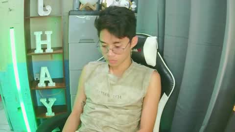 prince_harrison online show from December 15, 2025, 9:52 pm