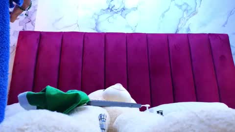 PRINCEPOPPY  online show from December 21, 2025, 4:25 pm