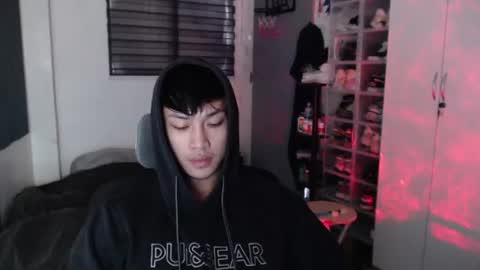 Snapshot of princeadrianx chatting on June 19, 2026, 7:01 am Prince Adrian online show from June 19, 2026, 7:01 am