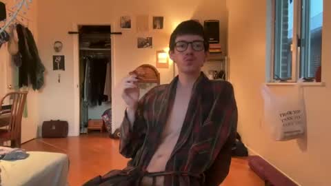 Peaches online show from January 22, 2025, 10:05 pm