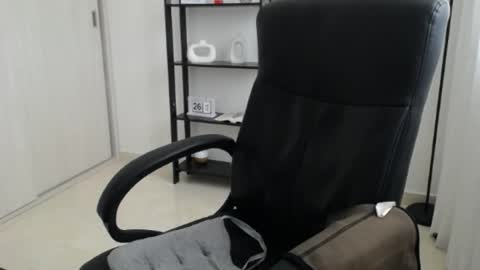 valery dollx online show from July 28, 2026, 7:39 pm