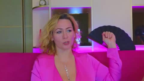 Snapshot of princess__kira chatting on November 11, 2025, 4:51 pm Kira and Paul online show from November 11, 2025, 4:51 pm