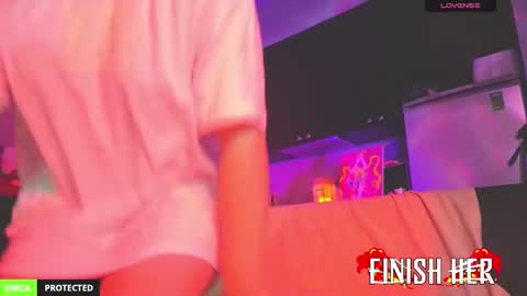 Yo Im Sofiee online show from December 5, 2025, 4:47 pm