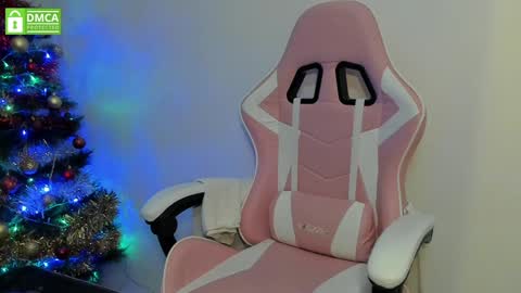 Snapshot of princesse_katey chatting on December 6, 2024, 8:07 pm miss me check out my YT online show from December 6, 2024, 8:07 pm