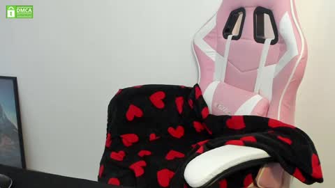 Snapshot of princesse_katey chatting on February 7, 2025, 8:33 am miss me check out my YT online show from February 7, 2025, 8:33 am