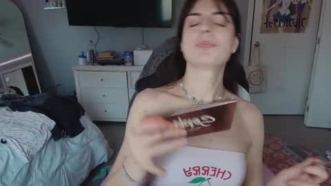 Princess Elysia online show from March 18, 2026, 3:37 pm