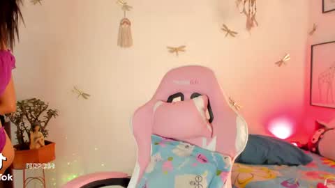 princessluna_14 online show from July 12, 2026, 9:39 pm