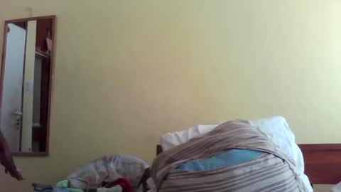 Snapshot of princessmiles2 chatting on February 11, 2025, 9:42 am phelly online show from February 11, 2025, 9:42 am