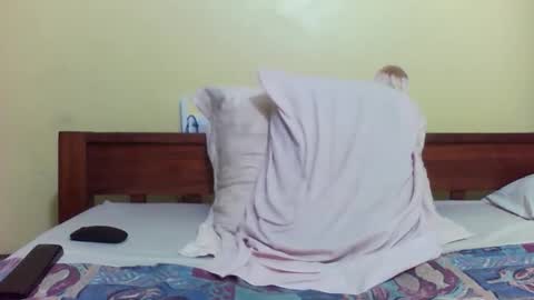 Snapshot of princessmiles2 chatting on October 3, 2025, 6:38 pm phelly online show from October 3, 2025, 6:38 pm