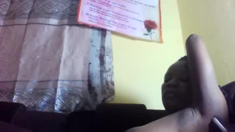 Snapshot of princessmiles2 chatting on October 15, 2025, 7:36 pm phelly online show from October 15, 2025, 7:36 pm