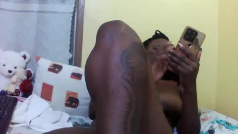 Snapshot of princessmiles2 chatting on July 5, 2026, 5:20 pm phelly online show from July 5, 2026, 5:20 pm