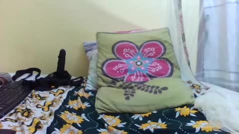 Snapshot of princessmiles2 chatting on July 16, 2026, 6:36 pm phelly online show from July 16, 2026, 6:36 pm