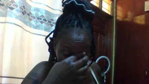 Snapshot of princessmiles2 chatting on July 22, 2026, 8:39 am phelly online show from July 22, 2026, 8:39 am