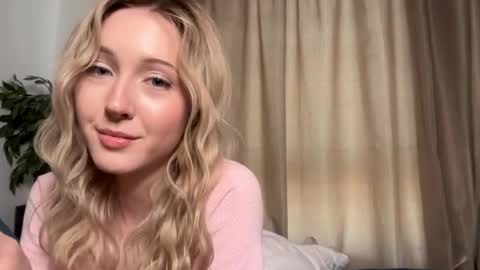 Snapshot of princessmood chatting on April 25, 2026, 2:47 pm Kate online show from April 25, 2026, 2:47 pm