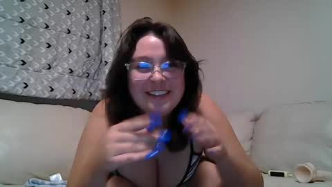 Snapshot of princesspeachezzz chatting on July 22, 2026, 4:15 am Peach online show from July 22, 2026, 4:15 am