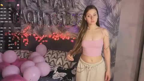 Hina online show from April 24, 2026, 3:47 pm