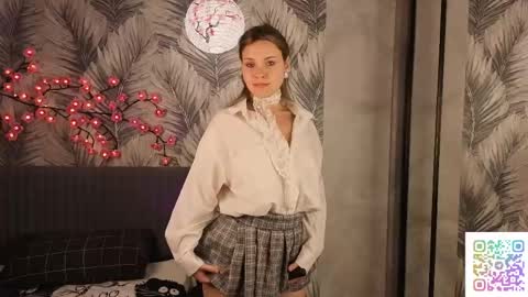 Hina online show from May 11, 2026, 4:04 pm