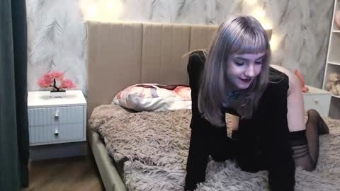 Snapshot of princessshy___ chatting on December 23, 2024, 4:50 pm 18 y.o online show from December 23, 2024, 4:50 pm