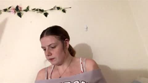 princesssnowflk84 online show from May 3, 2026, 8:15 pm