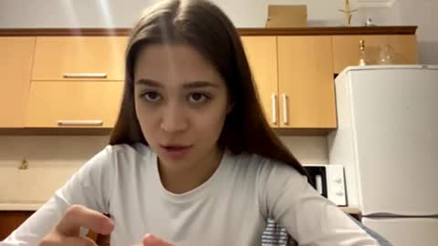 Apolinaria online show from March 15, 2026, 2:34 pm