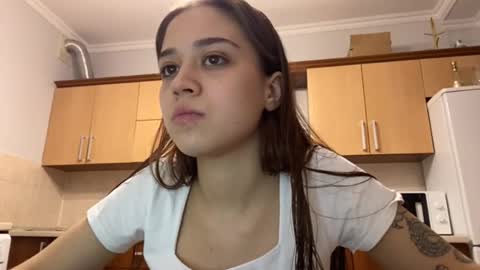 Apolinaria online show from March 16, 2026, 6:23 pm