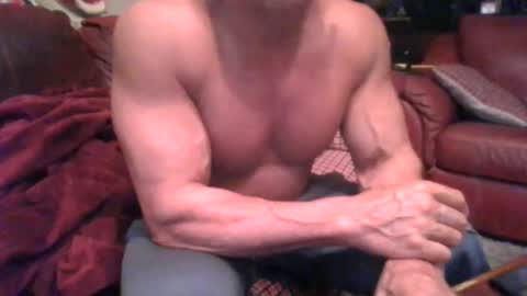 MUSCLEGOD online show from April 25, 2026, 8:28 pm