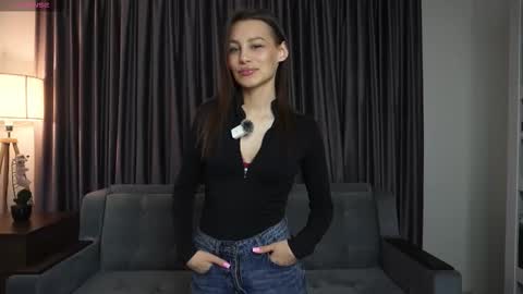 Snapshot of prohibited_content chatting on November 27, 2025, 8:05 am Sofi online show from November 27, 2025, 8:05 am