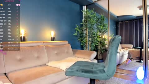 Snapshot of project_raven chatting on January 25, 2025, 8:42 pm Raven but you can call me sweetie or honey too online show from January 25, 2025, 8:42 pm