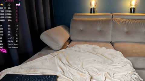 Snapshot of project_raven chatting on February 7, 2025, 9:37 pm Raven but you can call me sweetie or honey too online show from February 7, 2025, 9:37 pm