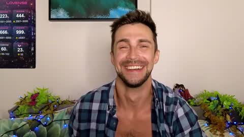 Snapshot of promethe_us chatting on February 5, 2025, 2:16 pm Prometheus original online show from February 5, 2025, 2:16 pm