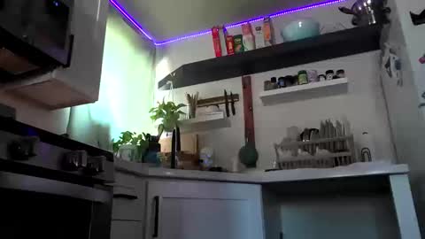 Properfuct online show from October 16, 2025, 7:59 pm