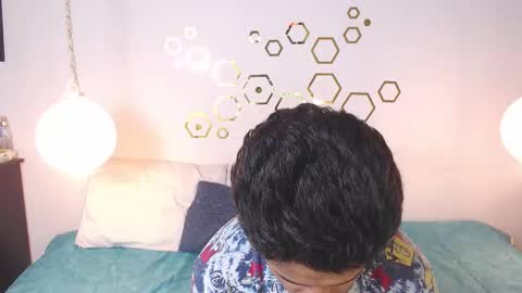 Adris  Juan online show from December 4, 2025, 4:00 am