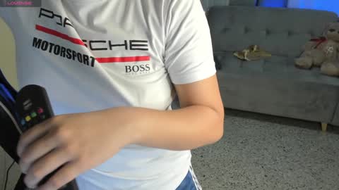    INDEPENDENT MODEL online show from January 2, 2025, 10:37 am