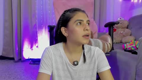    INDEPENDENT MODEL online show from April 30, 2026, 9:19 pm