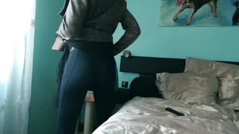 Snapshot of prxscillia_tx chatting on February 5, 2025, 3:52 pm prxscillia_tx online show from February 5, 2025, 3:52 pm