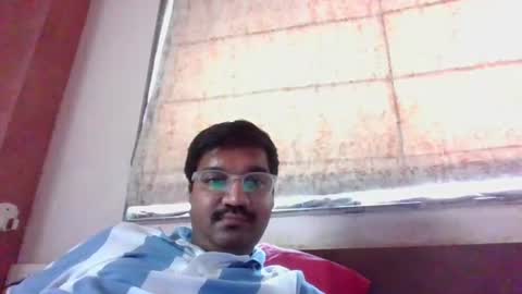 Snapshot of ptl1711 chatting on May 4, 2026, 8:10 am ptl1711 online show from May 4, 2026, 8:10 am