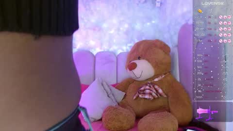 Snapshot of puca_eboony chatting on November 24, 2025, 8:19 pm pucca online show from November 24, 2025, 8:19 pm