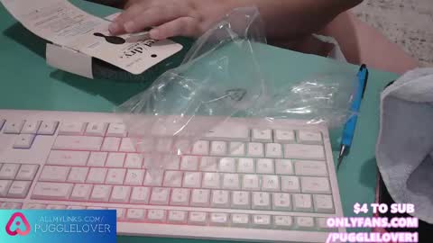 Puggie -  online show from February 26, 2025, 11:20 am