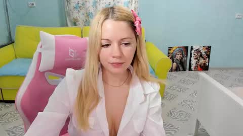 Snapshot of puma4ka chatting on October 3, 2025, 2:30 am Victoria online show from October 3, 2025, 2:30 am