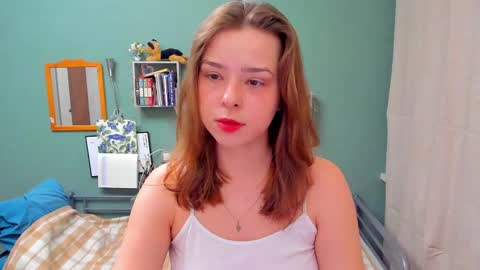 Snapshot of puoli chatting on March 9, 2025, 6:32 pm Polly online show from March 9, 2025, 6:32 pm