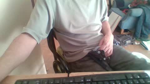 Snapshot of pup_y chatting on October 1, 2025, 1:17 pm pup_y online show from October 1, 2025, 1:17 pm