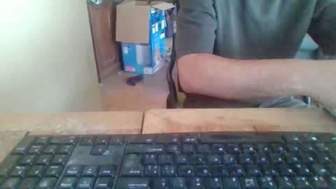 Snapshot of pup_y chatting on October 7, 2025, 11:40 am pup_y online show from October 7, 2025, 11:40 am