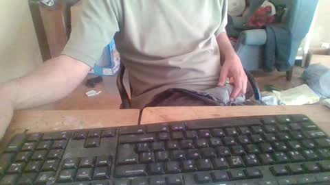 Snapshot of pup_y chatting on October 9, 2025, 8:34 am pup_y online show from October 9, 2025, 8:34 am