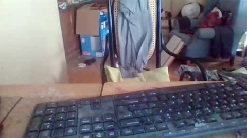 Snapshot of pup_y chatting on October 18, 2025, 2:40 pm pup_y online show from October 18, 2025, 2:40 pm