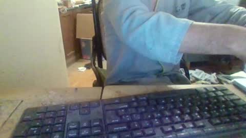 Snapshot of pup_y chatting on October 20, 2025, 12:00 am pup_y online show from October 20, 2025, 12:00 am