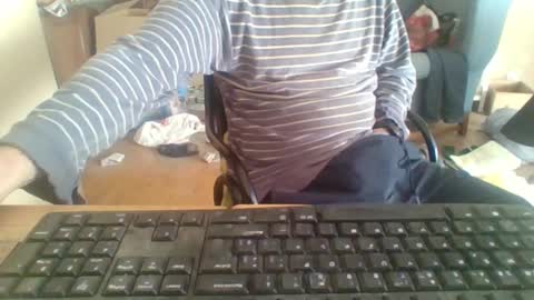 Snapshot of pup_y chatting on October 27, 2025, 9:46 am pup_y online show from October 27, 2025, 9:46 am